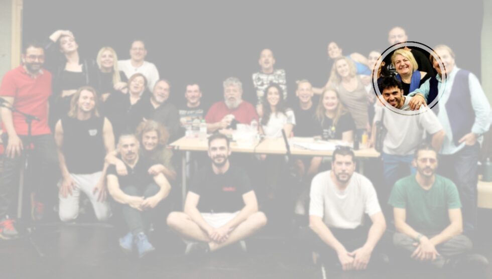 Συνεργάτες του Σταμάτη Κραουνάκη μιλούν στην «Εφ.Συν.»: Η «Λυσιστράτη» μέσα από τα μάτια τους