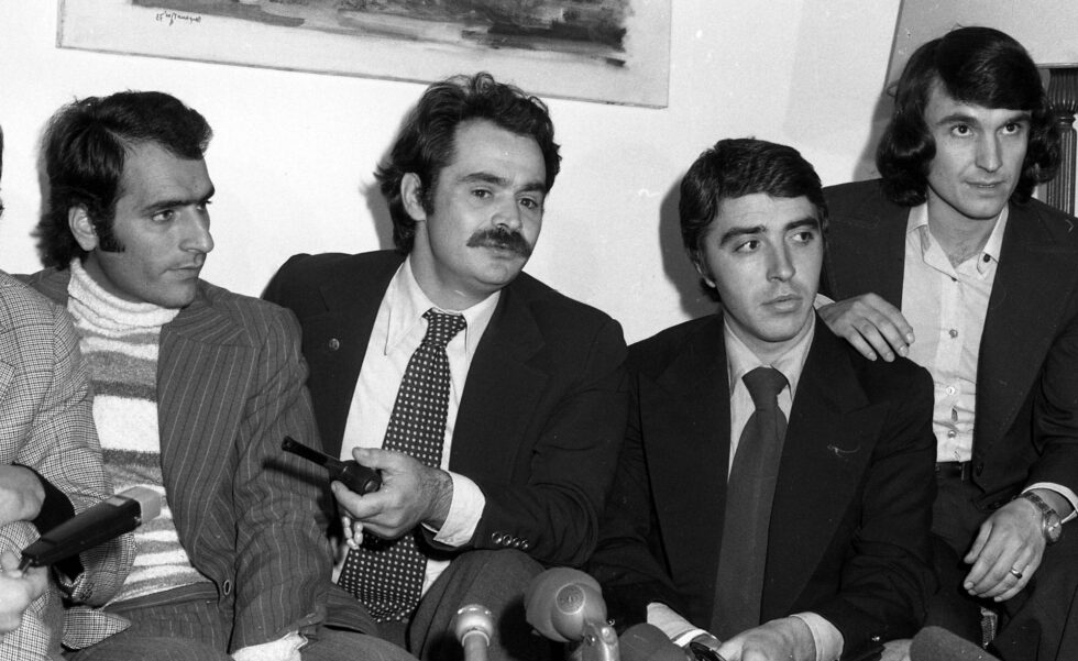 Συνέντευξη Τύπου του Αλέκου Παναγούλη μαζί με ομάδα από τους δεσμοφύλακές του