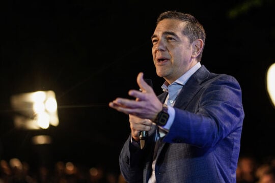 Το στοίχημα Τσίπρα: Υβριδικό κόμμα με ομόκεντρους κύκλους