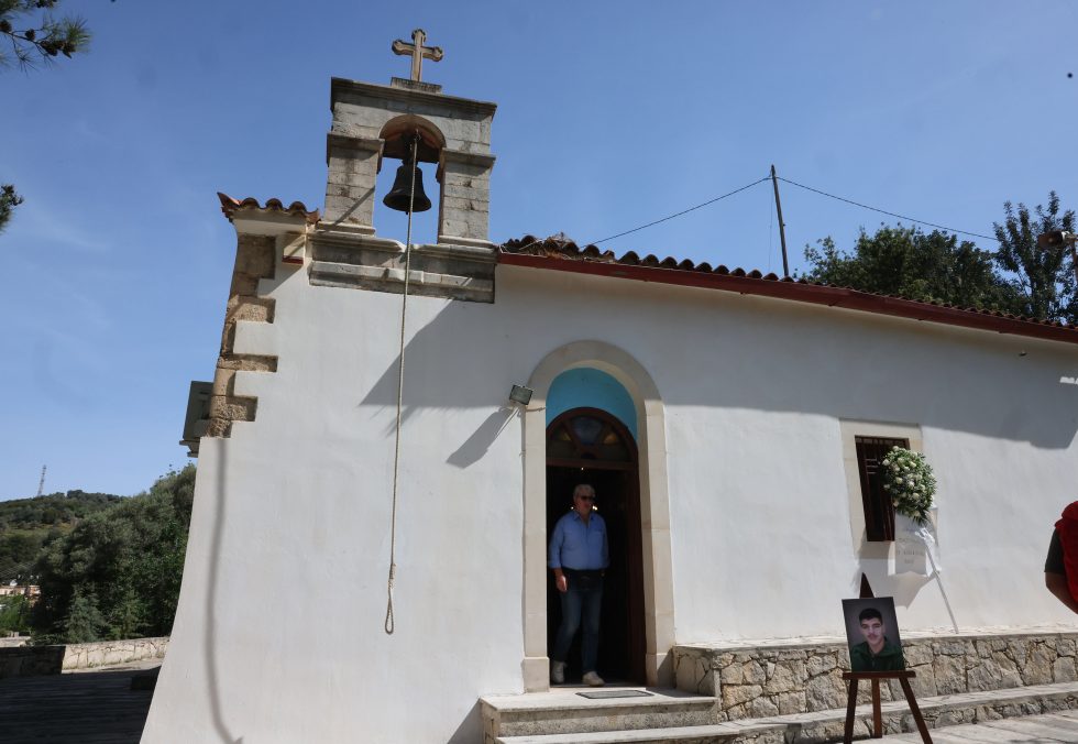 Κηδεία του 21χρονου Νικήστρατου στην Κρήτη | EUROKINISSI