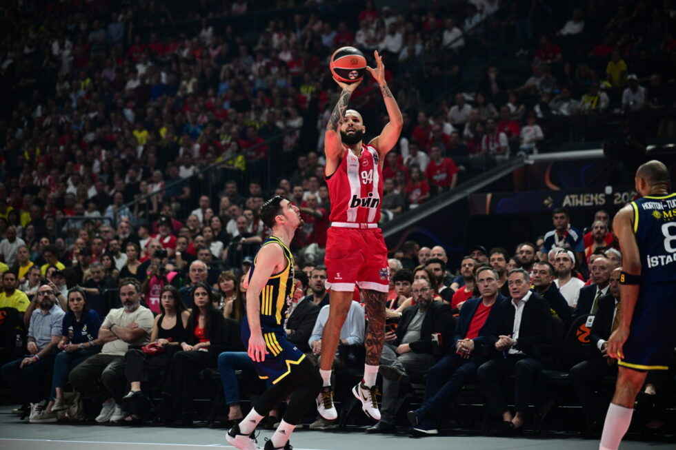 Final four: Κόκκινο πάρτι στο ΟΑΚΑ – Ο Ολυμπιακός διέλυσε τη Φενέρ και προκρίθηκε στον τελικό