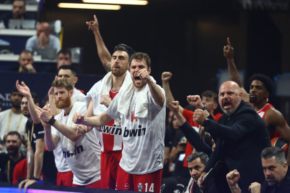 Final four: Κόκκινο πάρτι στο ΟΑΚΑ – Ο Ολυμπιακός διέλυσε τη Φενέρ και προκρίθηκε στον τελικό