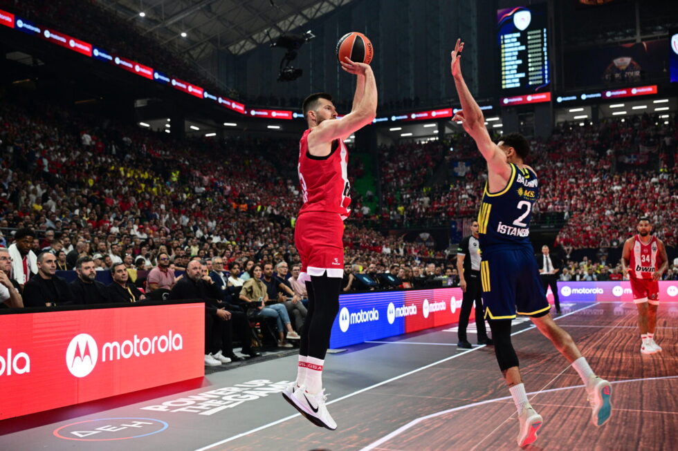 Final four: Κόκκινο πάρτι στο ΟΑΚΑ – Ο Ολυμπιακός διέλυσε τη Φενέρ και προκρίθηκε στον τελικό
