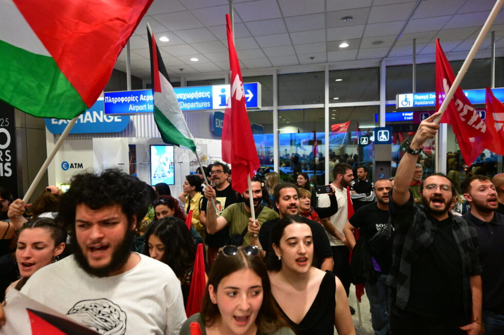 Global Sumud Flotilla: Έφτασαν στην Αθήνα οι 19 ακτιβιστές που απήχθησαν από τις ισραηλινές αρχές [εικόνες – βίντεο]