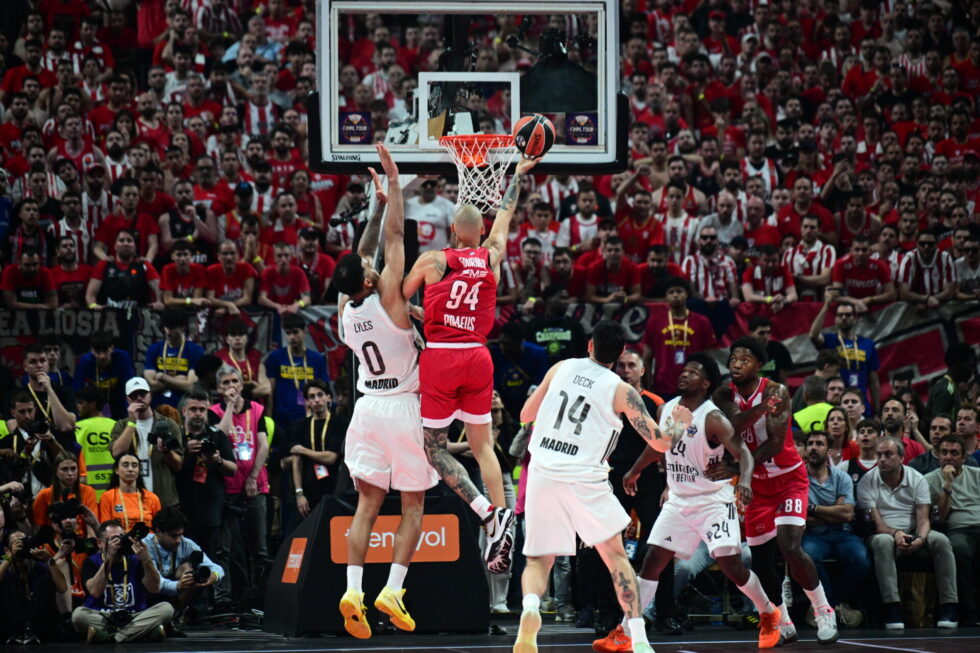 Final four: Το σήκωσε ο Ολυμπιακός – Νέος πρωταθλητής Ευρώπης μετά το θρίλερ με τη Ρέαλ