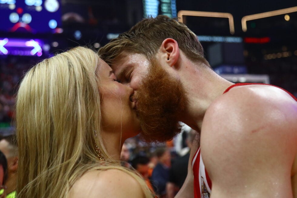 Final four: Οι… πρώτοι έξαλλοι πανηγυρισμοί μετά την κατάκτηση της κούπας [εικόνες – βίντεο]