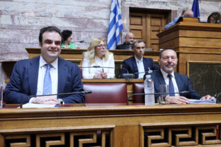 Ακρόαση από τα Μέλη της Επιτροπής, του προτεινόμενου Ιωάννη Στουρνάρα, από τον Υπουργό Εθνικής Οικονομίας Κυριάκο Πιερρακάκη, για τον επαναδιορισμό του ως Διοικητή της Τράπεζας της Ελλάδος και διατύπωση γνώμης της Επιτροπής - EUROKINISSI