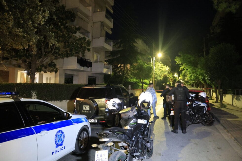 57χρονος άνδρας αυτοκτόνησε αφού πυροβόλησε και τραυμάτισε τη γυναίκα του στη περιοχή του Χολαργού