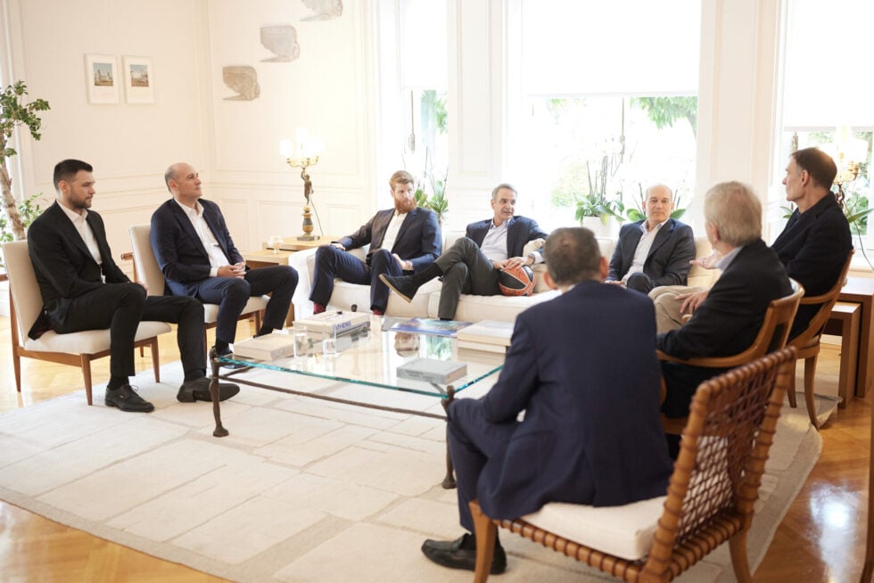 Συνάντηση Μητσοτάκη με την ΚΑΕ Ολυμπιακός: Τους συνεχάρη για την κατάκτηση της Euroleague [εικόνες]