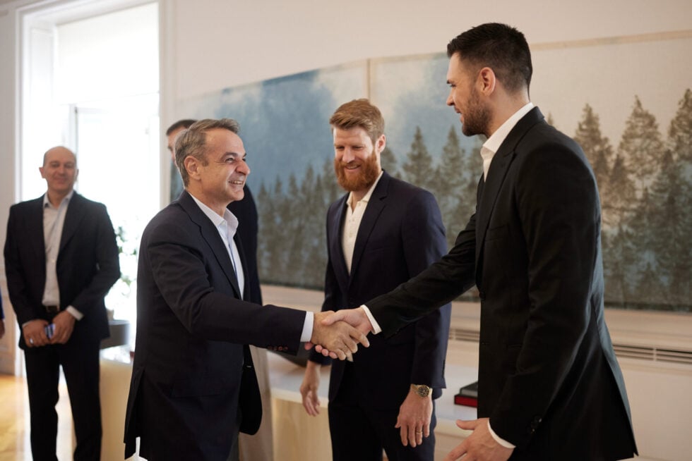 Συνάντηση Μητσοτάκη με την ΚΑΕ Ολυμπιακός: Τους συνεχάρη για την κατάκτηση της Euroleague [εικόνες]