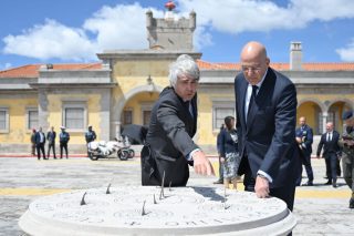 Σιγή Δένδια για τα εσωκομματικά «καρφιά»
