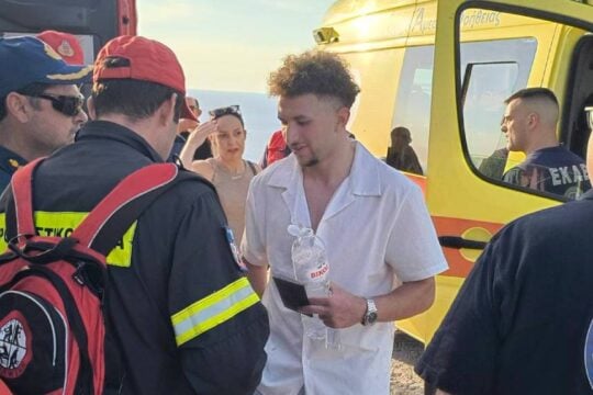 Ζάκυνθος: Για μια… selfie κινδύνευσε η ζωή του 22χρονου Αμερικανού στο Ναυάγιο