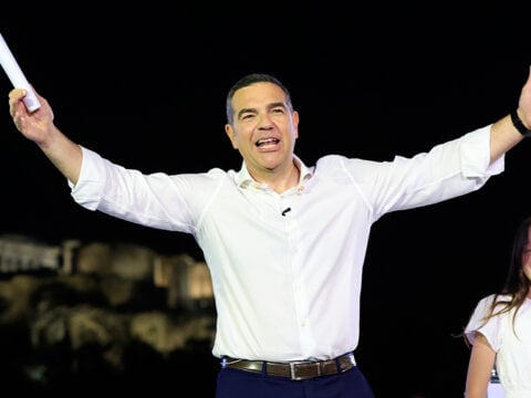 Αλέξης Τσίπρας στο Politico: «Η αγανάκτηση για τον “φόρο διαφθοράς” θα οδηγήσει σε πολιτική αλλαγή»