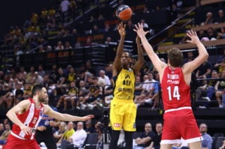 Greek Basketball League: Ο Ολυμπιακός προκρίθηκε στους τελικούς επικρατώντας 95-68 έναντι της ΑΕΚ