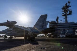 Μέση Ανατολή: Τριγμοί στην εκεχειρία – Ιρανικά αντίποινα με πλήγματα σε αμερικανικούς στόχους