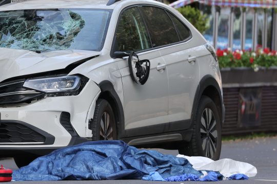 Μακελειό στη Λειψία: Δύο νεκροί, σε σοβαρή κατάσταση τρεις τραυματίες - Γνωστός στις αρχές ο οδηγός