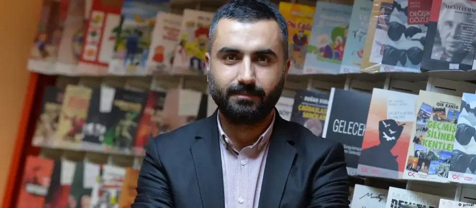 Τουρκία: Αποφυλακίστηκε μετά από τρεις μήνες ο δημοσιογράφος της Deutsche Welle