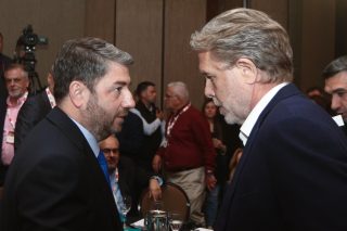Αιχμές για το «ασυμβίβαστο 20ετίας» στο Πολιτικό Συμβούλιο του ΠΑΣΟΚ