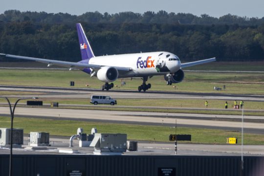 Η FedEx διαψεύδει ότι η αποχωρεί από το αεροδρόμιο «Μακεδονία»