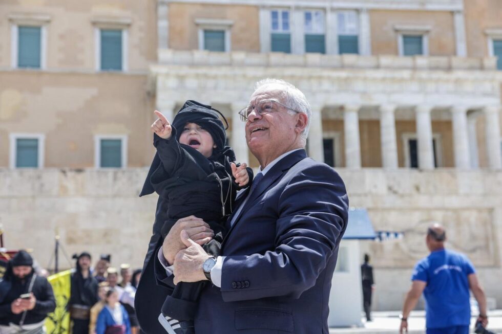 Το χαριτωμένο απρόοπτο με τον Τασούλα και τον μικρό Πόντιο