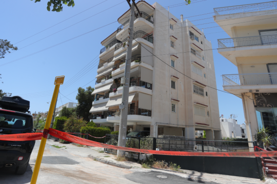 Τραγωδία στην Ηλιούπολη: Η βουτιά των δύο 17χρονων κοριτσιών στο κενό, οι μαρτυρίες και οι έρευνες