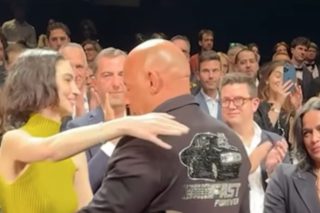 Συγκινητική στιγμή στις Κάνες: Η ζεστή αγκαλιά του Βιν Ντίζελ με την κόρη του αδικοχαμένου Πολ Γουόκερ [βίντεο]