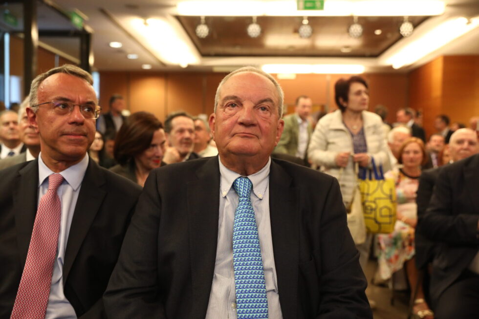 Ηχηρές «γαλάζιες» παρουσίες μαζί με Καραμανλή και Σαμαρά στην παρουσίαση του βιβλίου Αρβανιτόπουλου – Φίλη