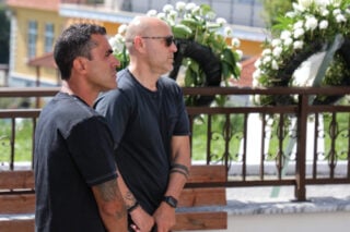 Παρασκευάς Άντζας: Πλήθος κόσμου στο «τελευταίο αντίο» – Παρόντες αρκετοί συμπαίκτες του [εικόνες]