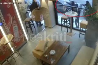 Σκηνές «φαρ ουέστ» στο Ηράκλειο: Βίντεο-ντοκουμέντο από τον άγριο καβγά σε μπαρ με πιστόλια και μαχαίρια