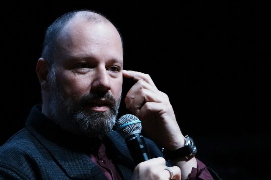 Και ο Γιώργος Λάνθιμος στην συνομιλία Βαρουφάκη - Αλμπανέζε στην Αθήνα