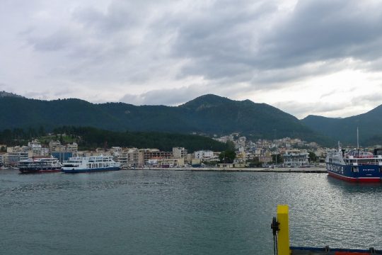 Λιμενικός «κόμβος» αξίας εκατοντάδων εκατομμυρίων πίσω από τις γεωτρήσεις στο Ιόνιο