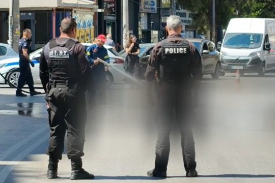 Σοκαριστικό τροχαίο στα Άνω Πατήσια: Φορτηγό παρέσυρε και διαμέλισε ηλικιωμένη [βίντεο]