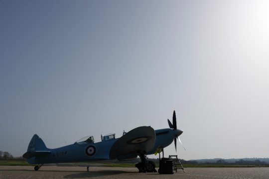 Έφυγε από τη ζωή ο Τζορτζ Νταν: Ο πιλότος της RAF που είχε φέρει το θρυλικό Spitfire MJ755 στην Ελλάδα
