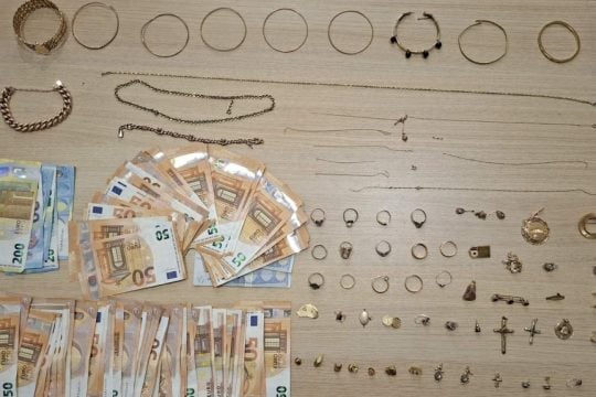Λέσβος: Τηλεφωνική απάτη κατά ηλικιωμένης με λεία «μαμούθ» αξίας 280.000 ευρώ