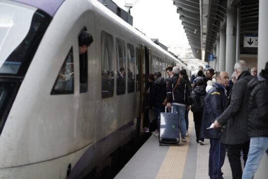 Επ’ αόριστον αναστολή από το Σάββατο των σιδηροδρομικών δρομολογίων στη γραμμή Αλεξανδρούπολη – Ορμένιο