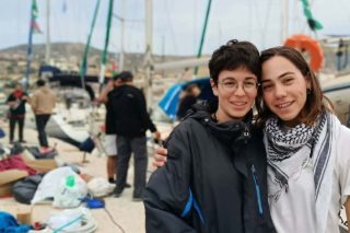 «Μας πνιγεί το άδικο, δεν είμαστε χομπίστες» - Το μήνυμα ακτιβίστριας από τα Τρίκαλα που συμμετέχει στο Global Sumud Flotilla
