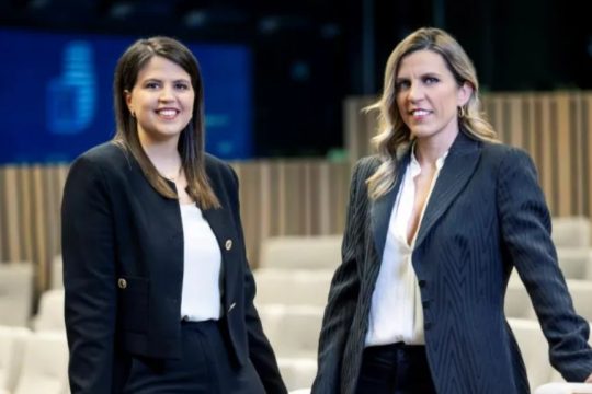 Απάντηση Βαρβιτσιώτη - Δενδρινού σε Τσίπρα: Δεν γράψαμε για «ανταλλαγή» Συμφωνίας Πρεσπών με την μη περικοπή συντάξεων