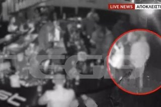 Καλλιθέα: Βίντεο - ντοκουμέντο από την επίθεση με ούζι στο μπαρ, μετά τα πυρά ο δράστης «έκοβε βόλτες»