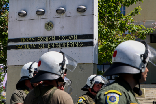Συσπείρωση Πανεπιστημιακών για το ξύλο στο ΑΠΘ: «Καταδικάζουμε τους εμπόρους του φόβου» - Τα ερωτήματα που θέτουν