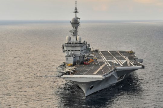 Πόλεμος στο Ιράν: Στην Αραβική θάλασσα το γαλλικό αεροπλανοφόρο «Σαρλ ντε Γκωλ»