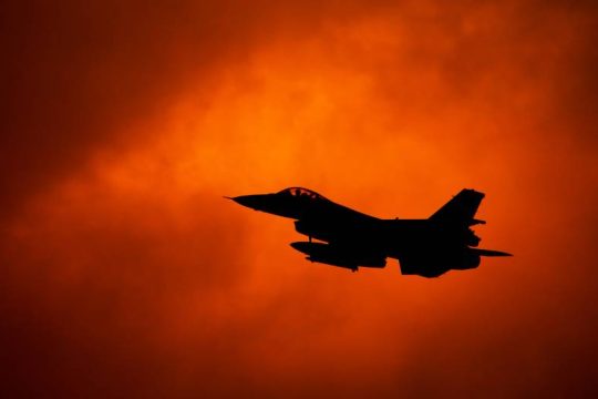 Περού: Παραιτήθηκε ο υπουργός Άμυνας μετά την αναβολή αγοράς αεροσκαφών F-16