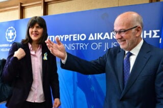 «Απολογία» Μαξίμου μετά την έντονη αντίδραση της Ευρωπαϊκής Εισαγγελίας για την τροπολογία Φλωρίδη