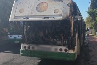 Φωτιά σε λεωφορείο με αέριο στο Ίλιον - Διακοπή κυκλοφορίας στην οδό Φυλής [βίντεο]