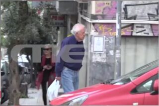 Ελεύθερος ο  Αλέξανδρος Γιωτόπουλος: Οι πρώτες εικόνες του αρχηγού της 17 Νοέμβρη μετά την αποφυλάκιση [βίντεο]