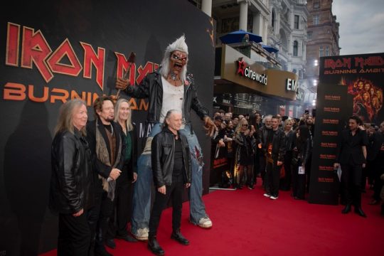 Iron Maiden: Πρεμιέρα για το ντοκιμαντέρ «Burning Ambition» λίγο πριν τη μεγάλη συναυλία στην Αθήνα