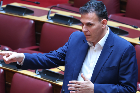 Κόντρα Καραμέρου - ΠΑΣΟΚ για τις Ανεξάρτητες Αρχές: «Ομολογούν δημόσια» - «Πατερίτσες του Μητσοτάκη»