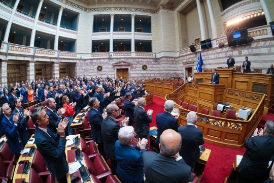 Οι προτάσεις της Ν.Δ. για το Σύνταγμα: Τέλος οι προανακριτικές, δημοσιονομικό φρένο, μονιμότητα με αξιολόγηση στο Δημόσιο