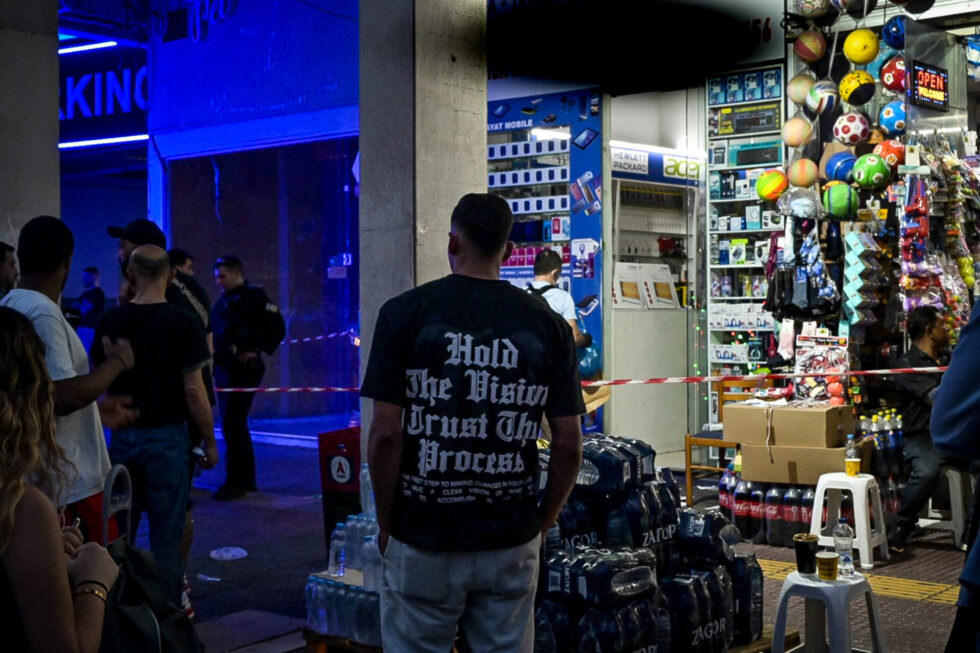 Αιματηρό περιστατικό με πυροβολισμούς στην Πατησίων: Συνελήφθησαν τρία άτομα μετά από επεισοδιακή καταδίωξη [βίντεο]