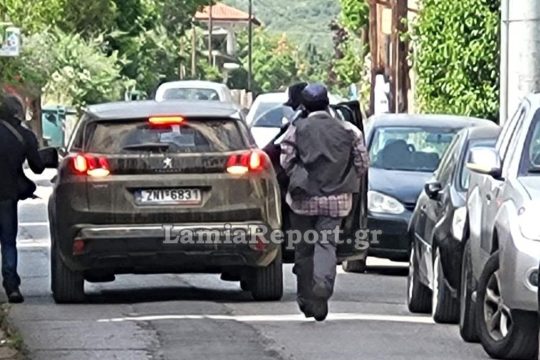 Ληστεία τράπεζας στην Κάτω Τιθορέα: Εντοπίστηκε το αυτοκίνητο των δραστών - Το είχαν κλέψει από τον Πειραιά