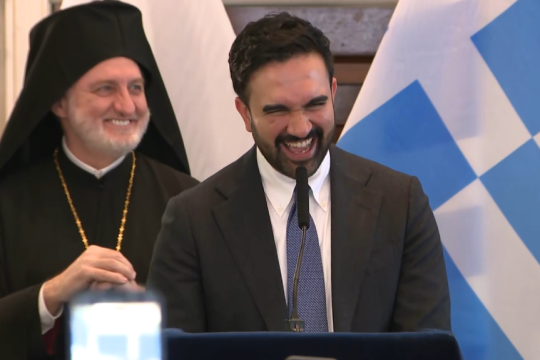 «Ζήτω η Ελλάδα!»: Ο Μαμντάνι φιλοξένησε δεξίωση για την Ελληνική Ανεξαρτησία στη Ν. Υόρκη